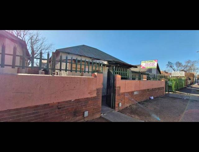 26 BEDROOM HOUSE FOR SALE IN BRAKPAN CENTRAL